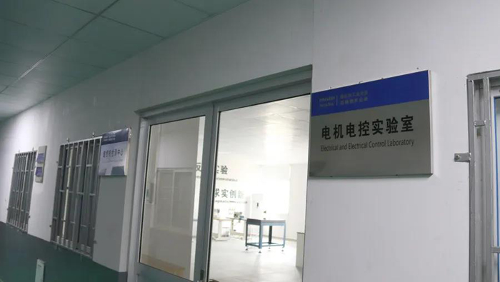 台州市原政协副主席、台州商人研究会会长郑荐平等领导莅临PA视讯官方集团调研指导